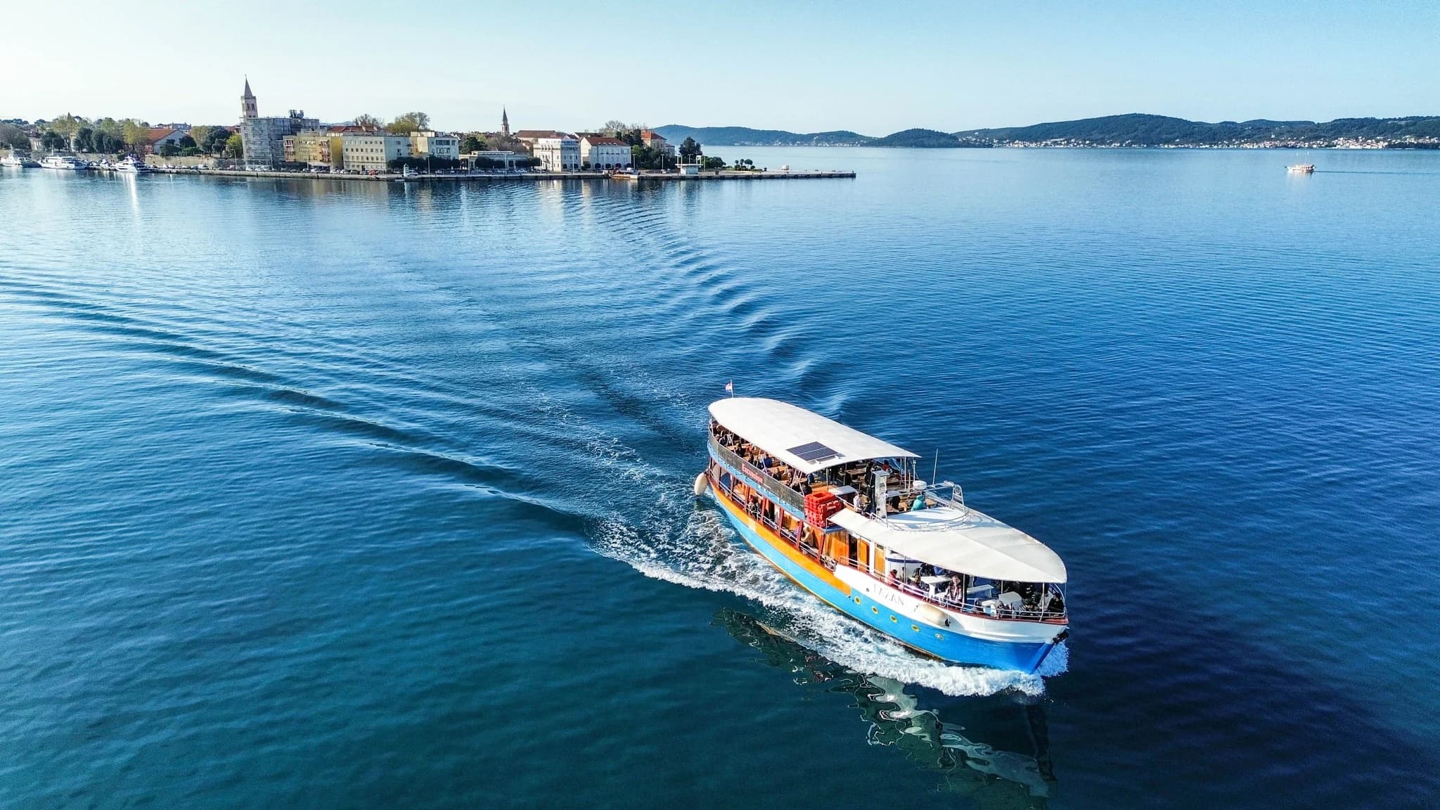 KORNATI & TELAŠĆICA – CAŁODNIOWY REJS STATKIEM WYCIECZKOWYM - calm day at sea